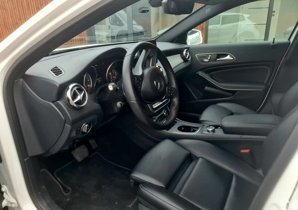 Mercedes-Benz GLA cena 98000 przebieg: 27500, rok produkcji 2020 z Warszawa małe 106